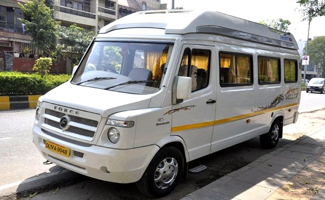 tempo traveller lucknow