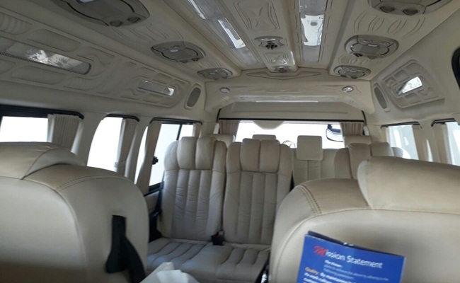 8 Seater Toyota Hiace