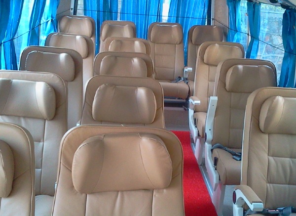 22 Seater Isuzu Bus