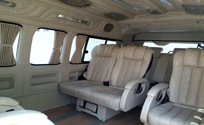 7 Seater Toyota Commuter