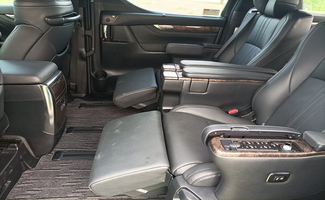 6 Seater Toyota Vellfire Van