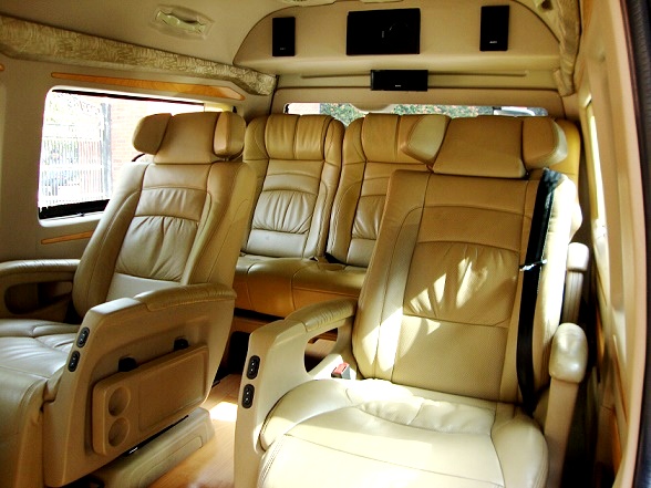 6 Seater Toyota Commuter