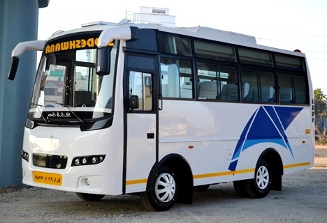 15 Seater Isuzu Bus