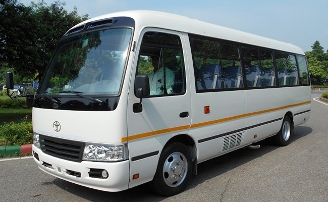 13 Seater Toyota Coaster