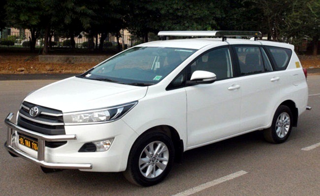 6 Seater Toyota Crysta