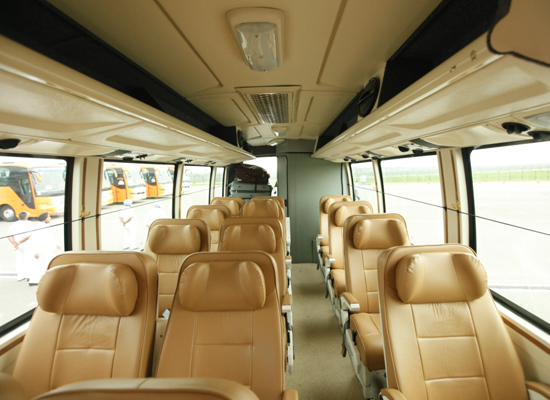 15 Seater Isuzu Bus