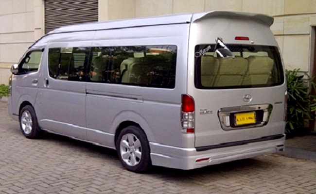 7 Seater Toyota Commuter