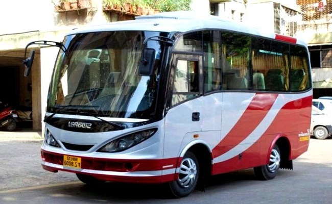 15 Seater Isuzu Bus