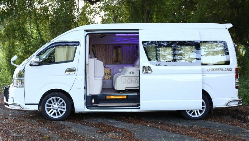 5 Seater Toyota Commuter