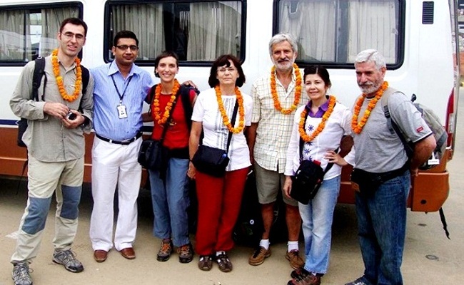 Tour Guide Service in India | Book Professional Tourist Guide in Delhi
