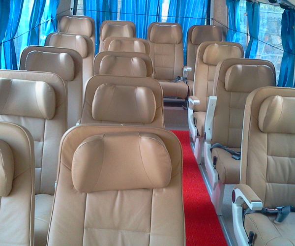 18 Seater Isuzu Bus