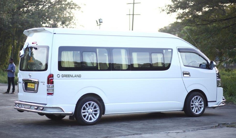 9 Seater Toyota Hiace Van